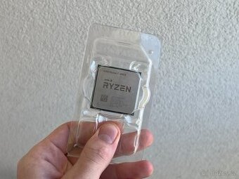 Procesor AMD Ryzen 7 3800X - 2