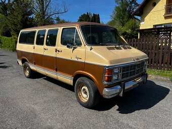 Dodge Van 5.2 V8 - 2