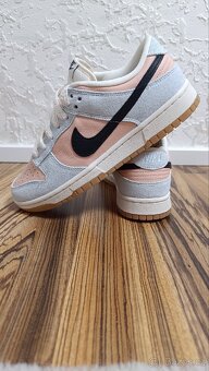 Nike dunk low. - 2