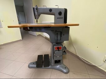 Prodám dva šicí stroje - 2