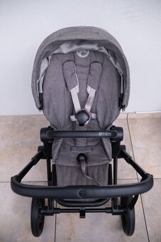 Cybex Priam 2023 Matt Black + Manhattan Grey Plus Seat Pack - 2