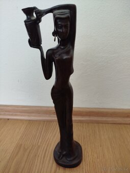Soška africké ženy - 2