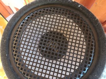 Zesilovač a subwoofer - 2