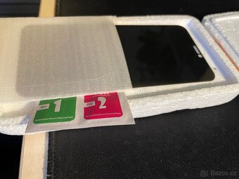 Zatmavovací ochranné sklo iphone 11 - 2