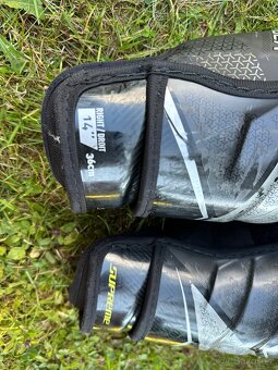 Hokejové holeně Bauer Supreme 3SPRO 14” - 2