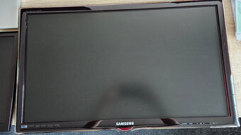 2x Full HD Monitor Samsung 22" a 27" - 2