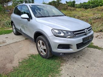 VW Touareg 3.0 TDI Klima Alu Tažné Model Model 2011.--.. - 2