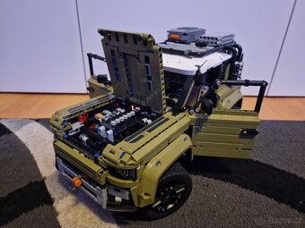 42110 Land Rover Defender - 2