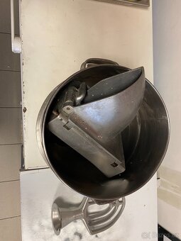 Univerzální hnětač ALBA HOŘOVICE RE 22 - 2