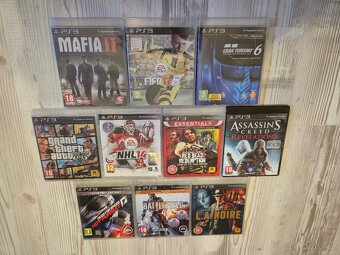 PS3 + 10 her + 2 bezdrátové ovladače - 2
