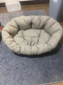 Plastový pelech Ferplast Siesta Deluxe 8 černá	         Pota - 2