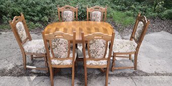 Masivní jídelní stůl+6ks židlí - 2
