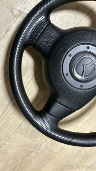 Mazda volant - 2