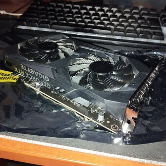 Gigabyte RTX 3050 - 2