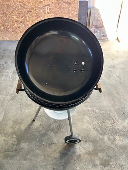 Zahradní pojízdný gril - 2