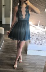 Lehké letní šaty s krajkou - 2