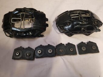 Přední brzdové třmeny - 2