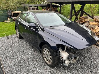 Volvo V40 2.0 D3 2014 – náhradní díly - 2