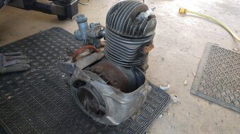 Nějaký motor asi Manet - 2