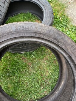 Pneu 275/40 R20 - 2