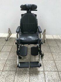 Multifunkční invalidní vozík Breezy - 2