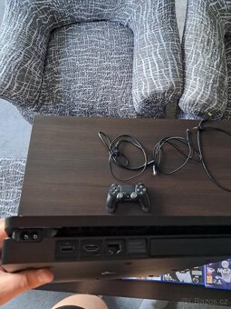 Playstation 4 Slim - 2