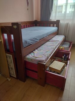 Postel s přistýlkou a úložným prostorem - 2