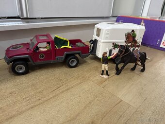 Schleich auto s přívěsem - 2