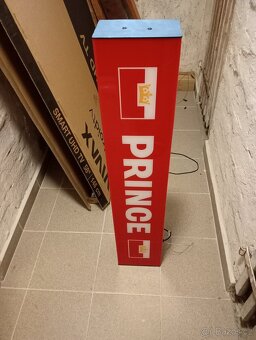 Světelná reklama Prince - 2