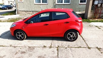 mazda 2 1.3 Najeto 95000 ( velmi pekny stav ) - 2