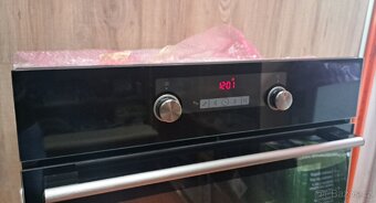 MORA VT548BX multifunkční vestavěná trouba. - 2