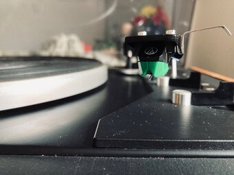 Gramofon Tesla NC 430 - 2