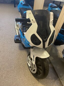 Elektrická motorka BMW S 1000RR - 2
