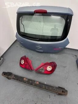 Opel Corsa D zadní část 5. Dveře kód barvy Z21C - 2