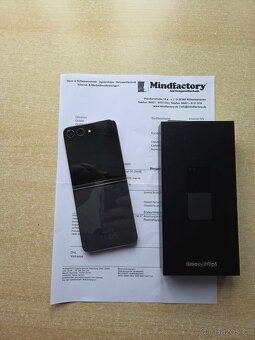 Samsung Galaxy Z Flip5 5G - 2