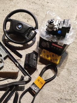 BMW E39 volant, servo .. - 2
