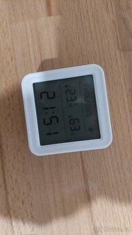 Teploměr, vlhkoměr a hodiny wifi Tuya - 2