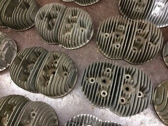 Predám pár HLAVY VALCU JAWA 350/360 361 nepoškodené - 2