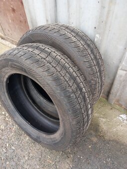 Zimni pneu 215/60-17-C dva kusy 1200kc - 2