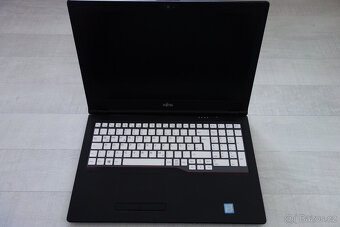 FUJITSU Lifebook E559 - 2