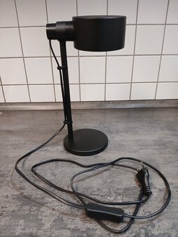 Stolní černá lampička - 2