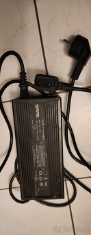 Super soco nabíječka baterií - 2