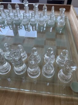 Šachy skleněné - 2