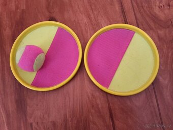 Dětská hra na chytání míčku – suchý zip - 2