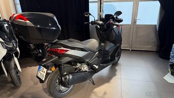 Yamaha XMAX 300 - 2