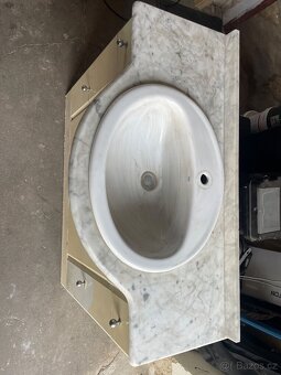 Umyvadlo se skrinkou - 2