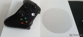 Xbox one S 1TB - nefunkční - 2