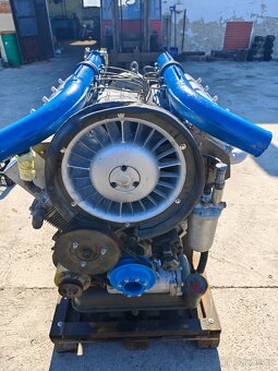 Motor Tatra 148 po Go - 2
