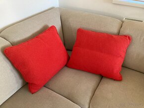 2 červené polštáře zn. Ikea - 2