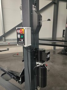Dvousloupový elektrohydraulický zvedák 4.000 kg - 2